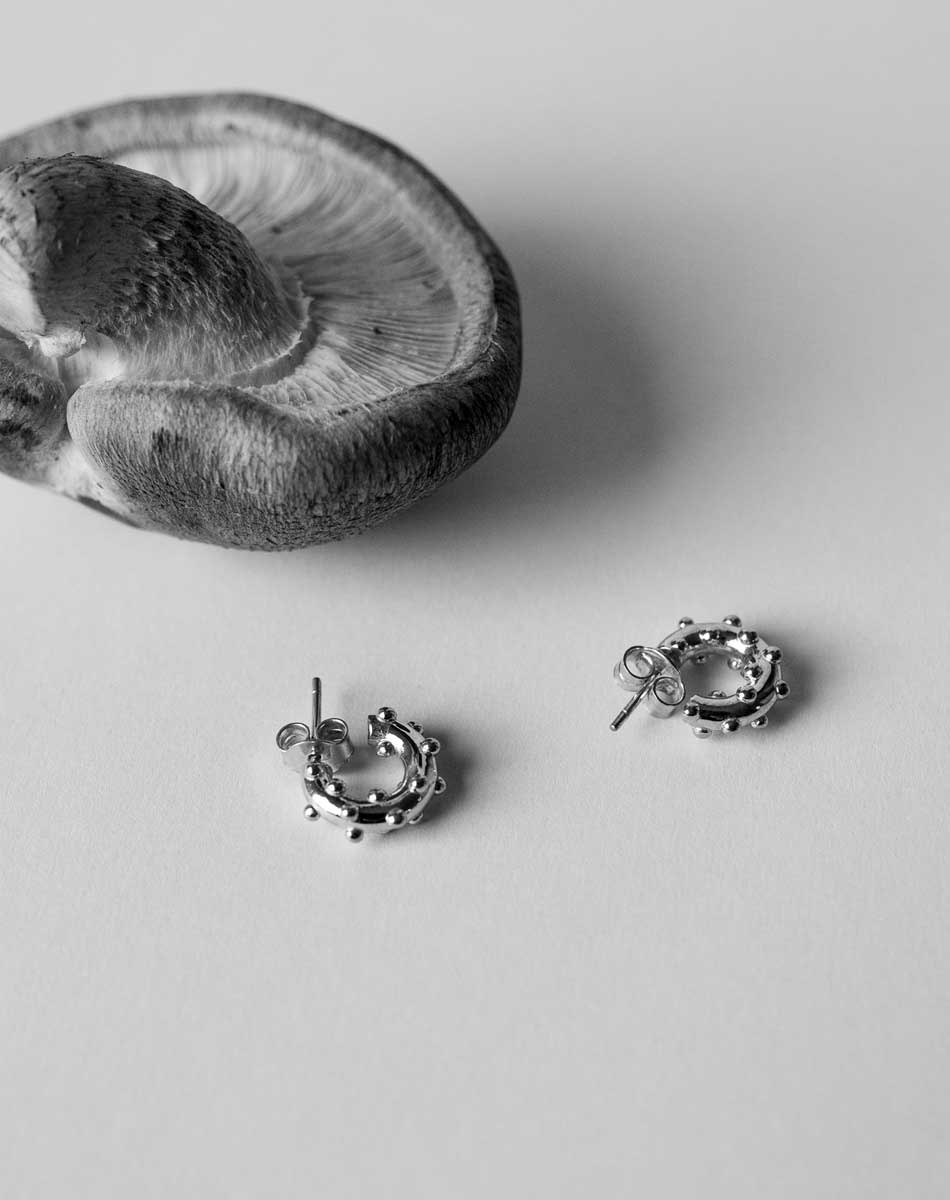 Anemone Hoop Earrings Small | 23kt Gold Plated