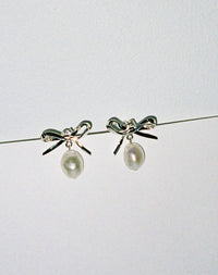 Bow Pearl Studs | 23kt Gold Plated