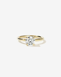 Round brilliant Diamond Solitaire Engagement ring in Yellow Gold