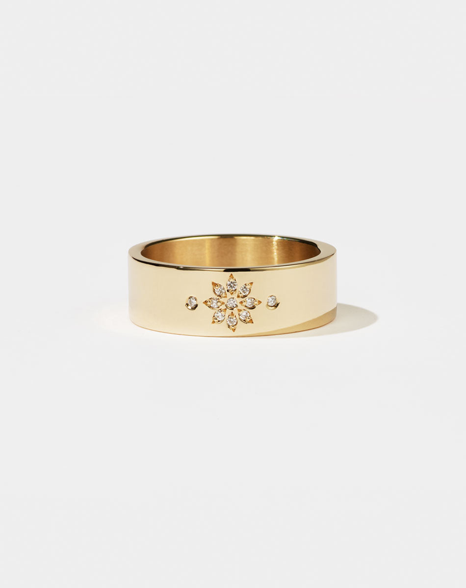 Violet Ring with floral engraving in 9ct Yellow Gold. Set with round brilliant cut White Diamond. 6.4mm width wedding band. 