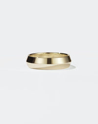 Meadowlark Jewellery's classic 6mm wide Knife Edge Band in 9ct Yellow Gold. Designed for everyday or as a men's wedding band. Made to order in Auckland, New Zealand. 