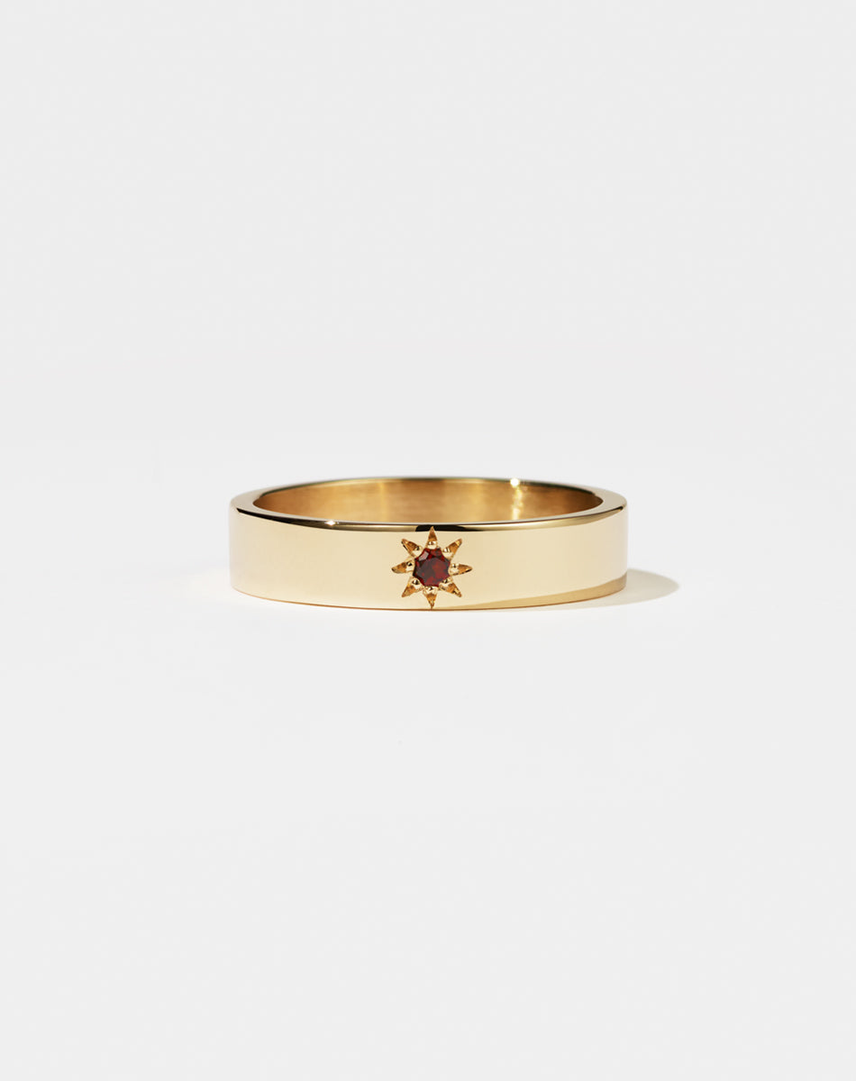 Lulu Star Band in 9ct Yellow Gold with star set round brilliant cut African Garnet. 4.5mm width wedding band.