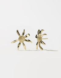 A pair of gold daisy earrings 