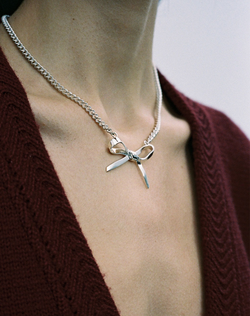 Bow Necklace Large