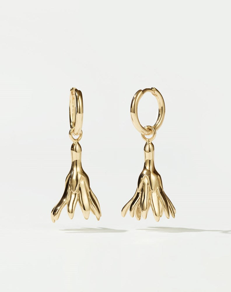 Meadowlark Jewellery’s sculptural Magda Drop Earrings Medium in 23k Gold Plated Sterling Silver or 9ct Yellow Gold. Bell-shaped flowers suspended from our classic Aria Hoop Earrings. An expressive yet effortlessly wearable piece. From the Dreams collection.