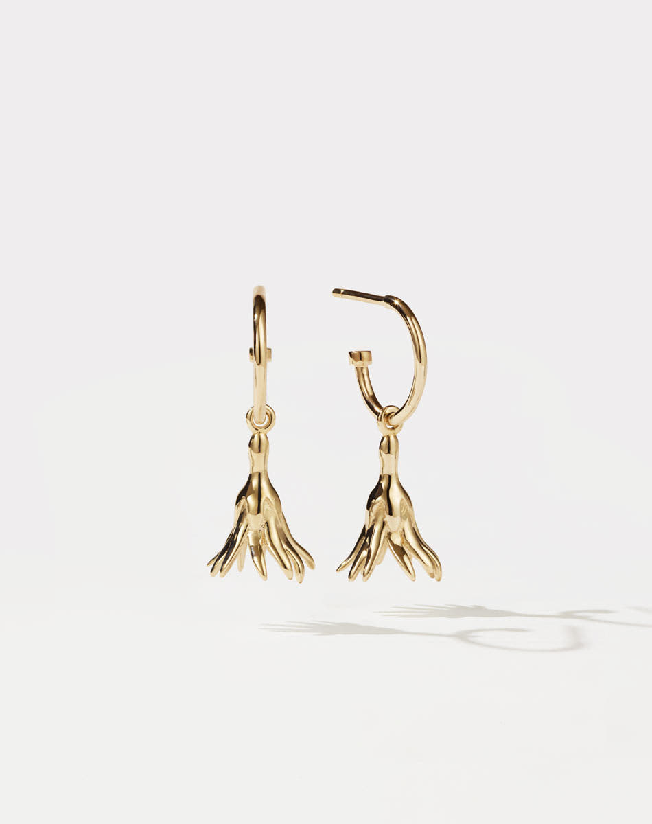 Meadowlark Jewellery’s timeless, everyday Magda Signature Hoop Earrings in 23k Gold Plated Sterling Silver or 9ct Yellow Gold. An enchanting, bell-shaped flower charm suspended from classic signature hoops. From the Dreams collection.