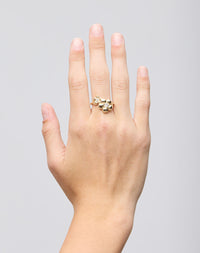 Meadowlark Jewellery’s floral Posie in 9ct Yellow Gold set with round brilliant cut white diamonds. Inspired by classic floral motifs and our beloved Alba designs, a timeless symbol of grace, growth and renewal. Celebrating life’s continual renewal. From the Dreams collection
