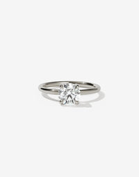 Round brilliant Diamond Solitaire Engagement ring in White Gold