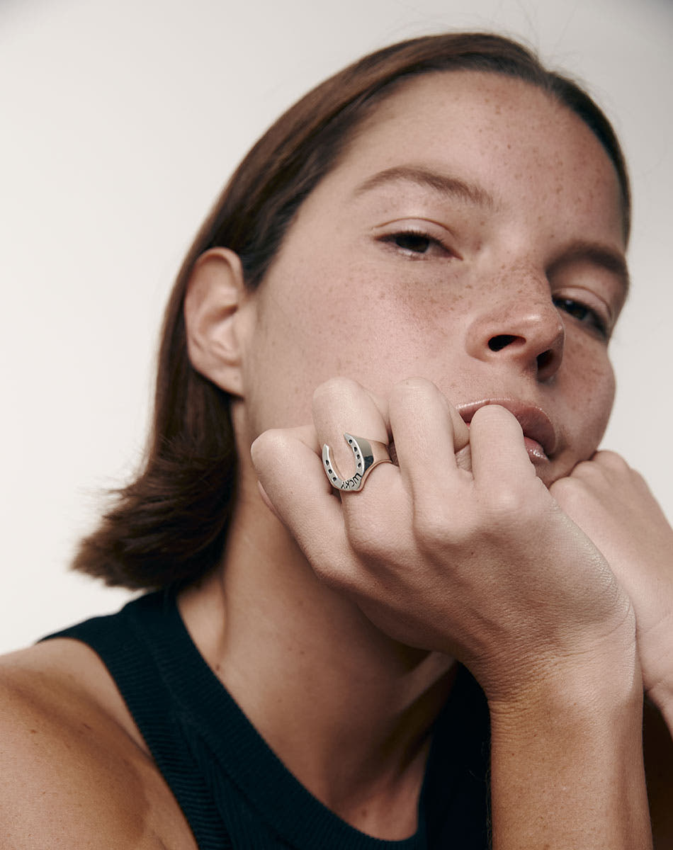 Nell Lucky Ring Oxidised | 9ct Yellow Gold