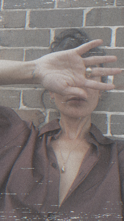 Ilkin wearing the Conch Charm Necklace &amp; Hera Ring.